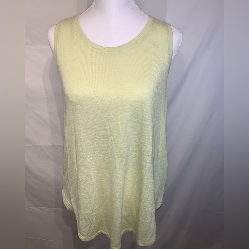 Sleeveless top with cross back